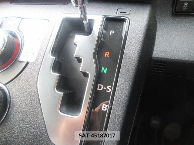 Toyota SIENTA 2018-01 298338-12