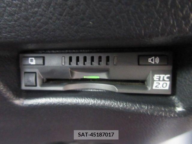 Toyota SIENTA 2018-01 298338-13