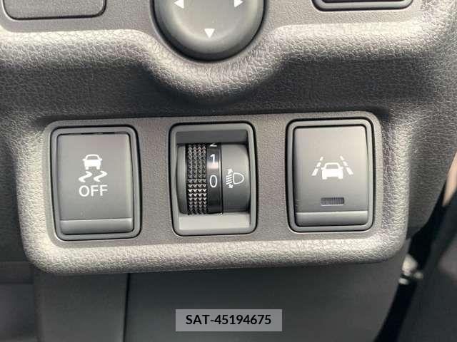 Nissan NOTE 2016-05 327704-11