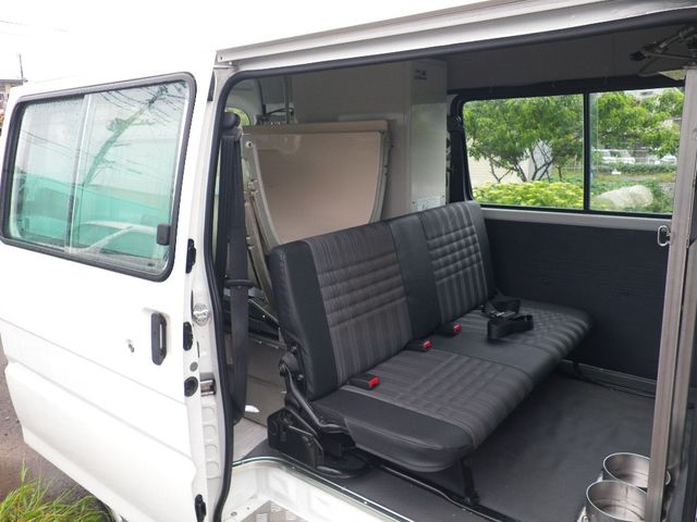 Mazda BONGO VAN 2017-03 2207-5