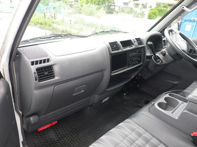 Mazda BONGO VAN 2017-03 2207-3
