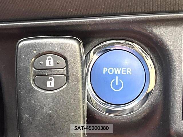 Toyota AQUA 2018-05 225478-7