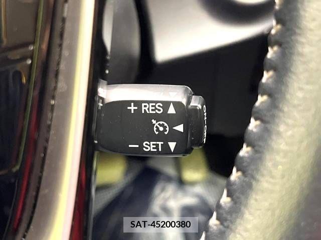 Toyota AQUA 2018-05 225478-6