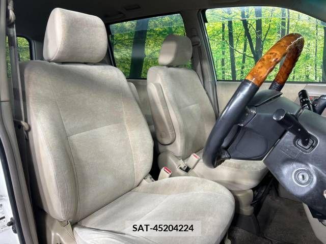 Toyota NOAH 2007-05 300587-8