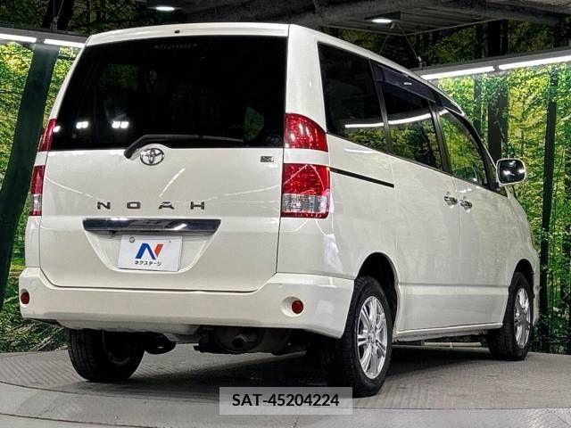 Toyota NOAH 2007-05 300587-17