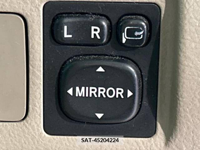 Toyota NOAH 2007-05 300587-7