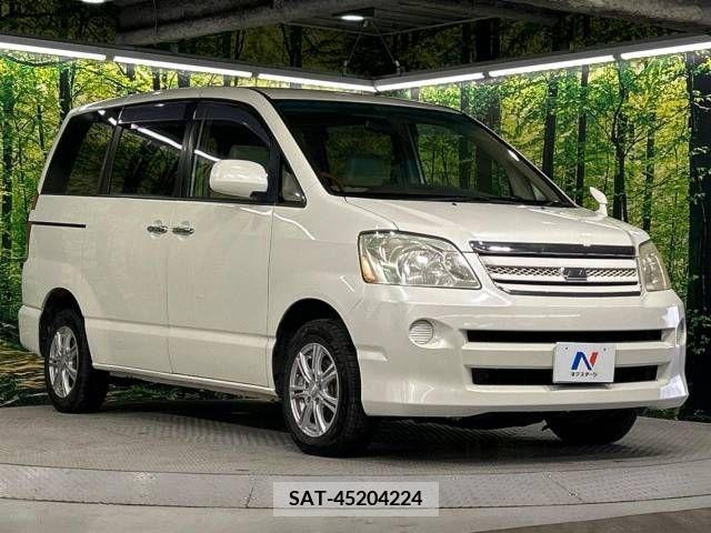 Toyota NOAH 2007-05 300587-16