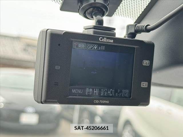 Toyota SIENTA 2015-09 298385-6