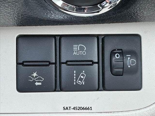 Toyota SIENTA 2015-09 298385-5