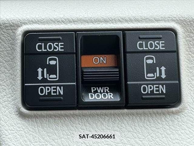 Toyota SIENTA 2015-09 298385-4