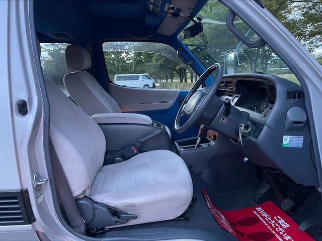 Toyota HIACE VAN 1999-06 10178-7