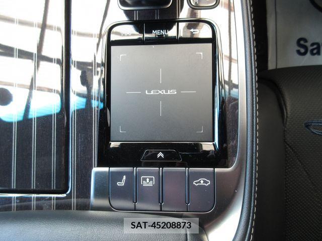 Lexus LS 2018-03 362878-19