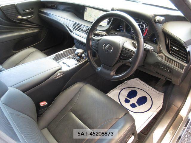Lexus LS 2018-03 362878-6