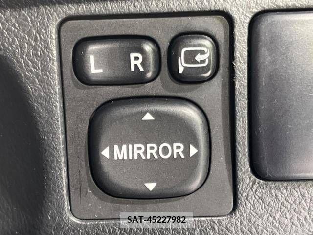Toyota BB 2007-11 232734-6
