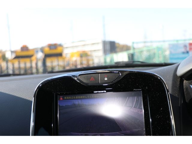 Renault LUTECIA 2014-02 180903-5