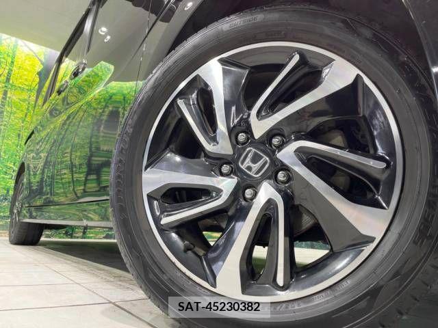 Honda e 2015-10 217111-14