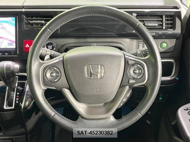Honda e 2015-10 217111-12