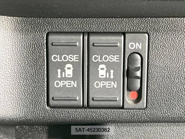 Honda e 2015-10 217111-4