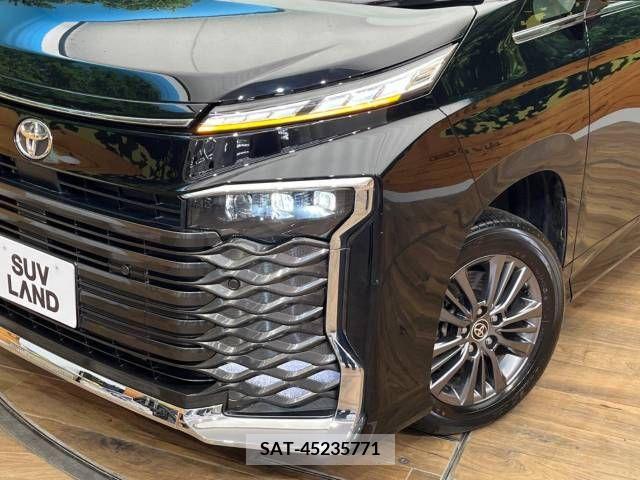 Toyota VOXY 2023-10 313606-13