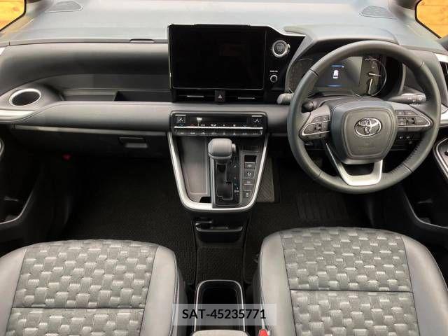 Toyota VOXY 2023-10 313606-1