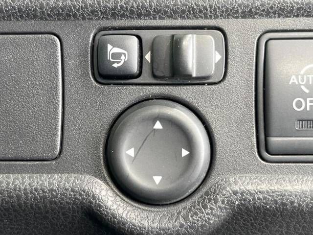 Nissan NOTE 2013-01 185445-7
