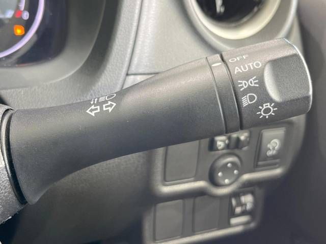 Nissan NOTE 2013-01 185445-6