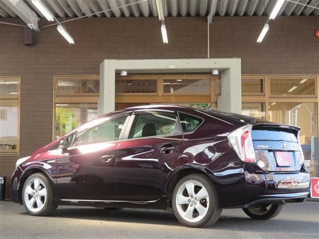 Toyota PRIUS 2012-01 19164-1