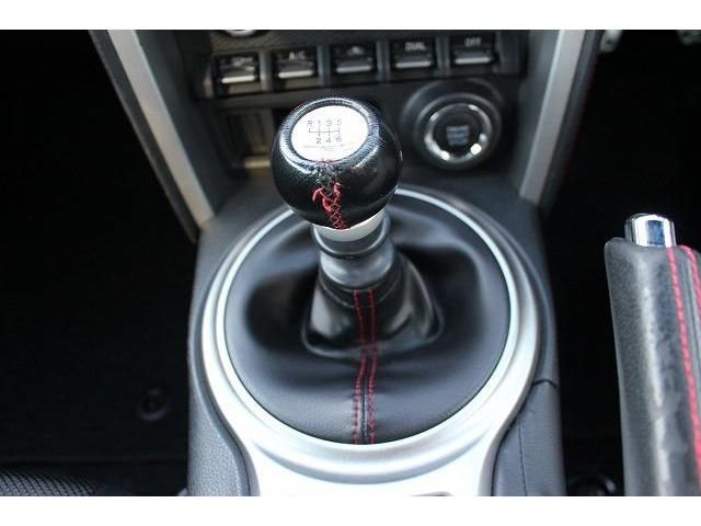 Toyota 86 2013-08 185265-1