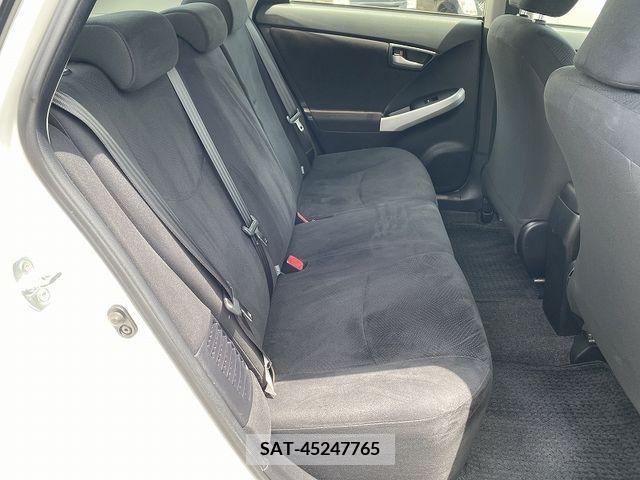 Toyota PRIUS 2013-06 349322-14