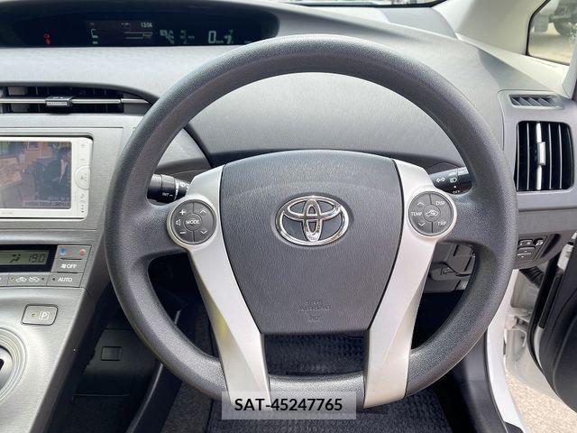 Toyota PRIUS 2013-06 349322-21
