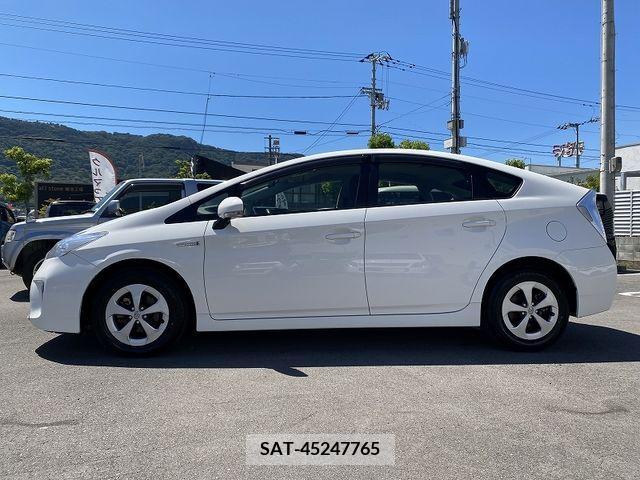 Toyota PRIUS 2013-06 349322-4