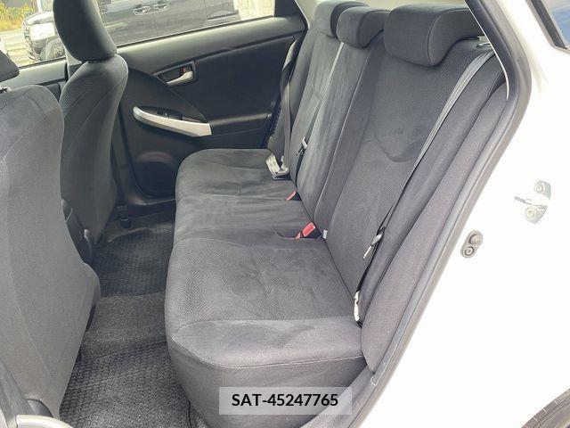 Toyota PRIUS 2013-06 349322-13