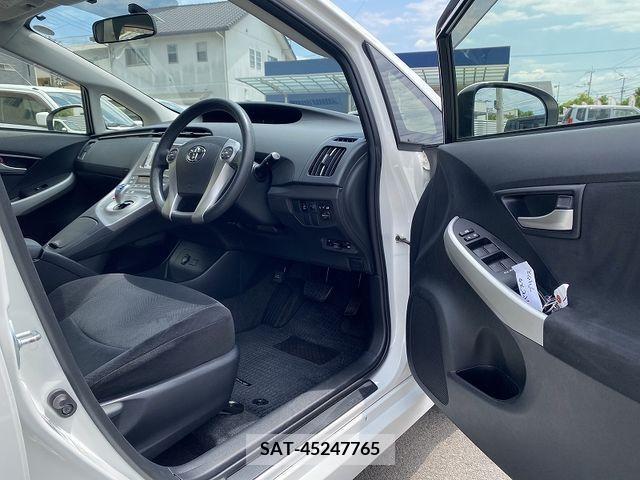 Toyota PRIUS 2013-06 349322-10