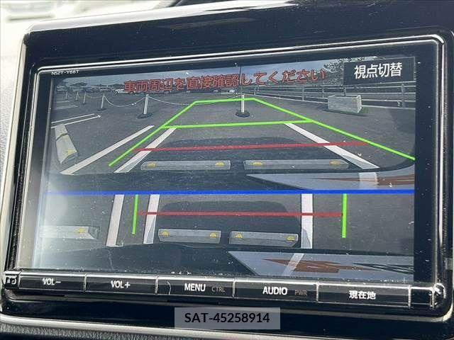 Toyota NOAH 2017-06 239682-3