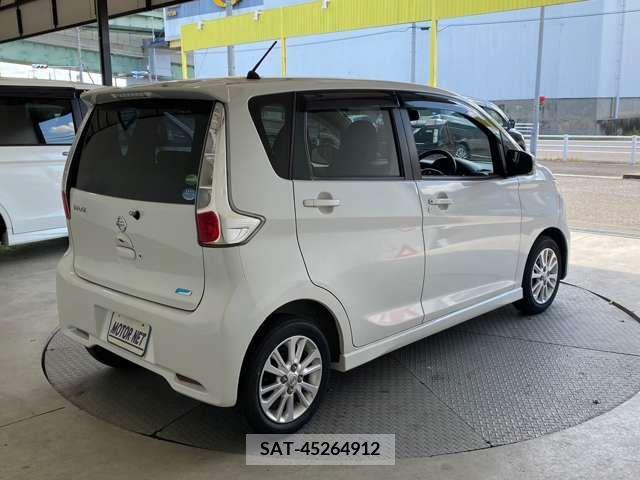 Nissan DAYZ 2015-09 358895-19