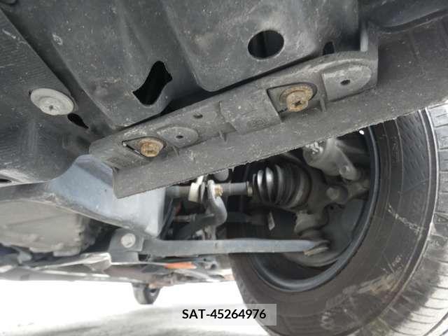 Toyota AQUA 2017-04 386505-18