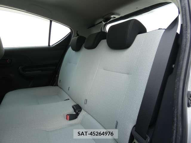 Toyota AQUA 2017-04 386505-9