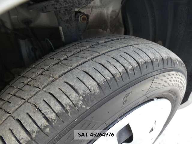 Toyota AQUA 2017-04 386505-15