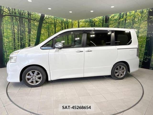 Toyota VOXY 2010-05 370497-4