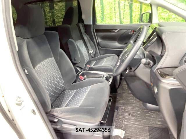 Toyota VELLFIRE 2015-04 216194-8
