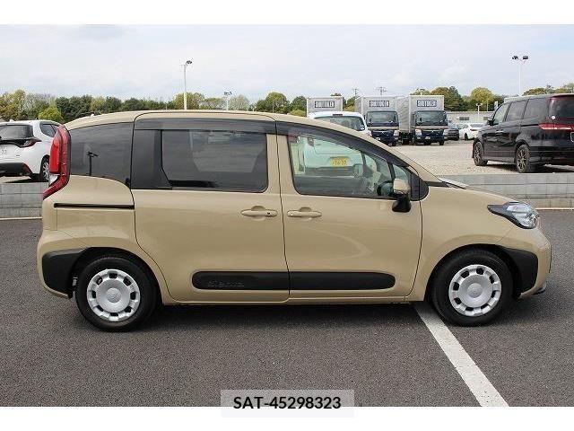 Toyota SIENTA 2022-11 242081-8