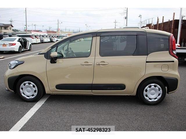 Toyota SIENTA 2022-11 242081-6