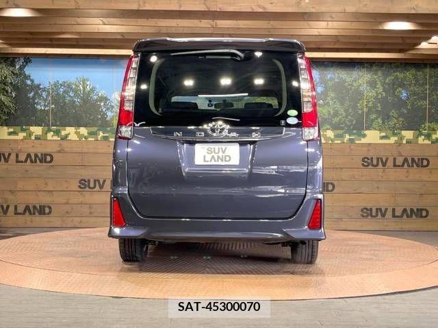 Toyota NOAH 2014-03 215053-15