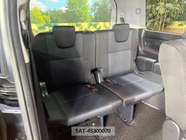 Toyota NOAH 2014-03 215053-10
