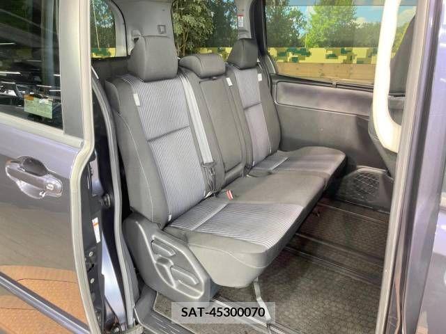 Toyota NOAH 2014-03 215053-9