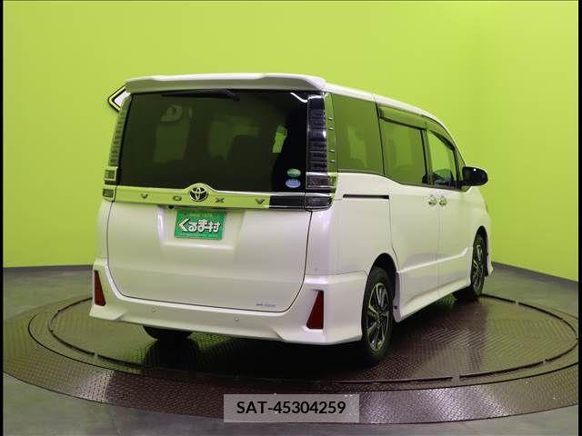 Toyota VOXY 2019-04 384012-1