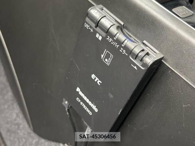Suzuki SWIFT 2018-06 320953-7