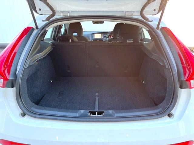 Volvo V40 2017-12 194889-12