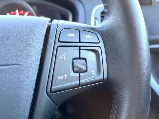 Volvo V40 2017-12 194889-8