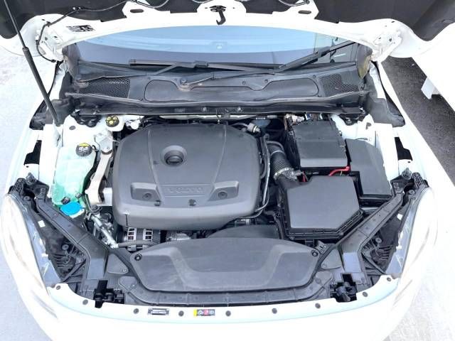 Volvo V40 2017-12 194889-18
